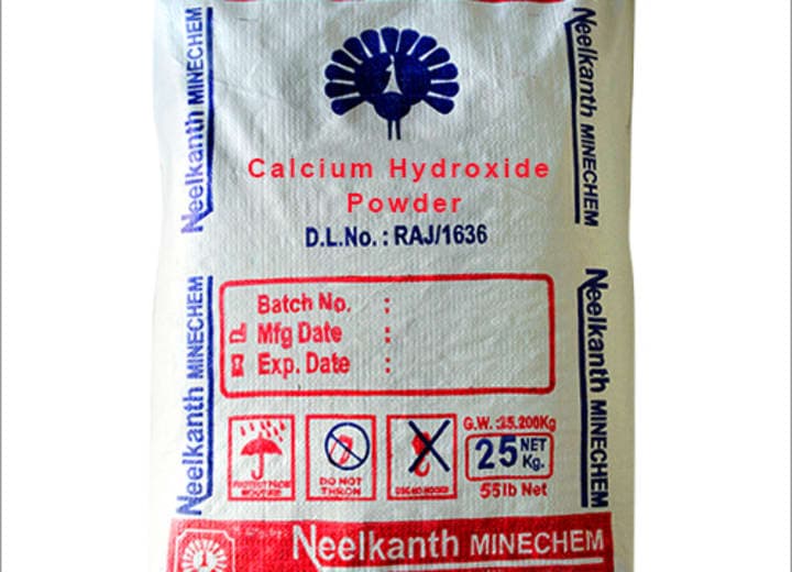 Calcium Hydroxide Powder by Neelkanth Minechem in 25 kg packaging
