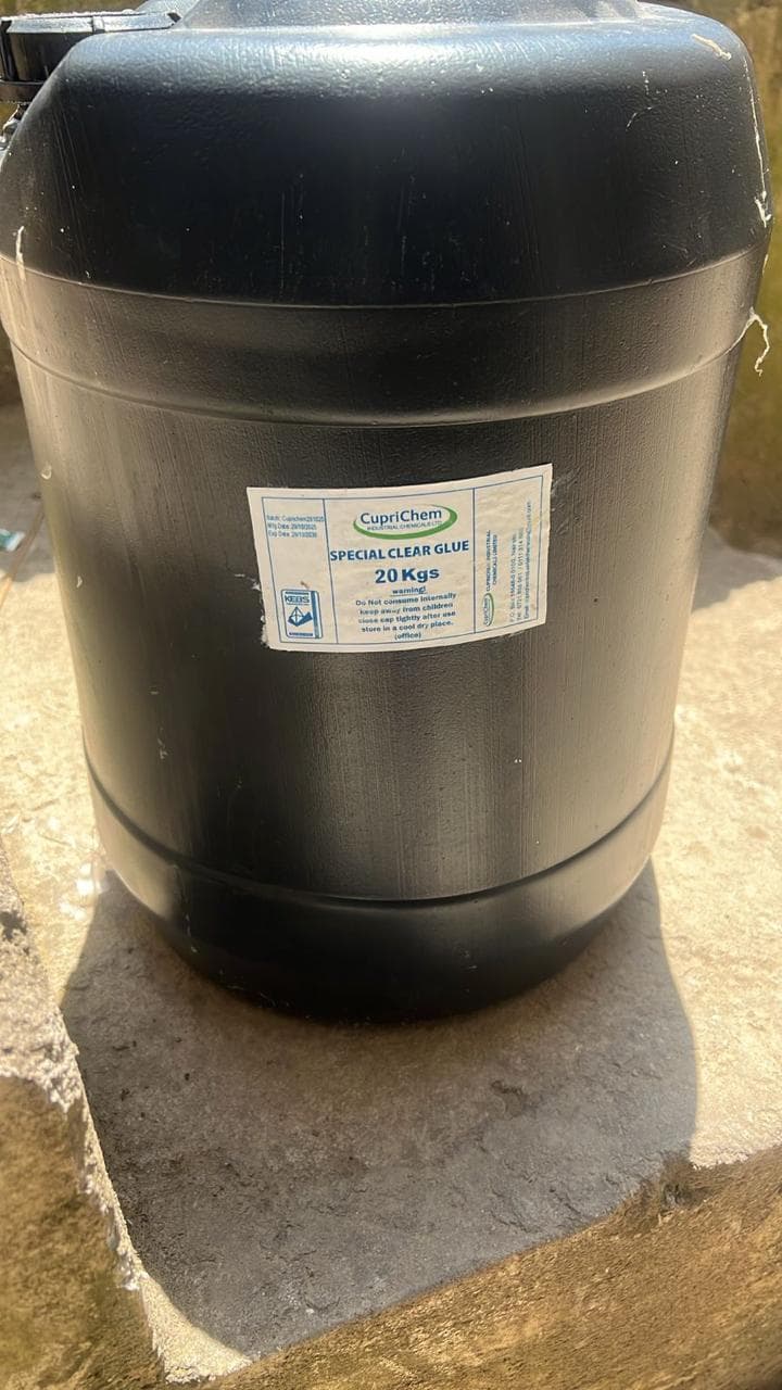 Image of SPECIAL CLEAR GLUE by CupriChem in a 20 kg container